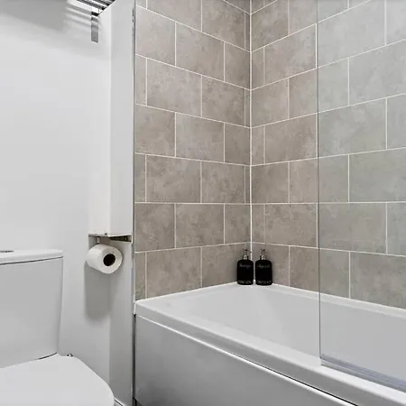Luxury Birmingham City Centre Townhouse With Free Parking - Sleeps 4 - Perfect For Contractors, Business Travellers, Families And Other Groups - Near Bullring, Newstreet, Selfridges, Nec, Nia & Birmingham Airport Exterior photo