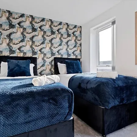 Luxury Birmingham City Centre Townhouse With Free Parking - Sleeps 4 - Perfect For Contractors, Business Travellers, Families And Other Groups - Near Bullring, Newstreet, Selfridges, Nec, Nia & Birmingham Airport Exterior photo