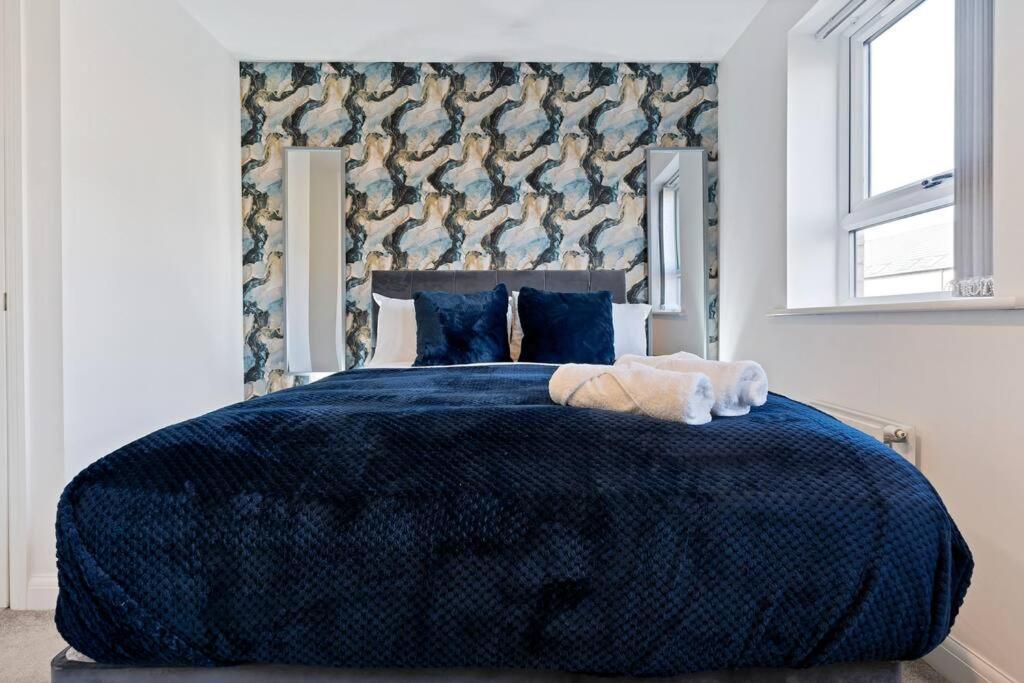 Luxury Centre Townhouse With Free Parking - Sleeps 4 - Perfect For Contractors, Business Travellers, Families And Other Groups - Near Bullring, Newstreet, Selfridges, Nec, Nia & Airport Apartment *