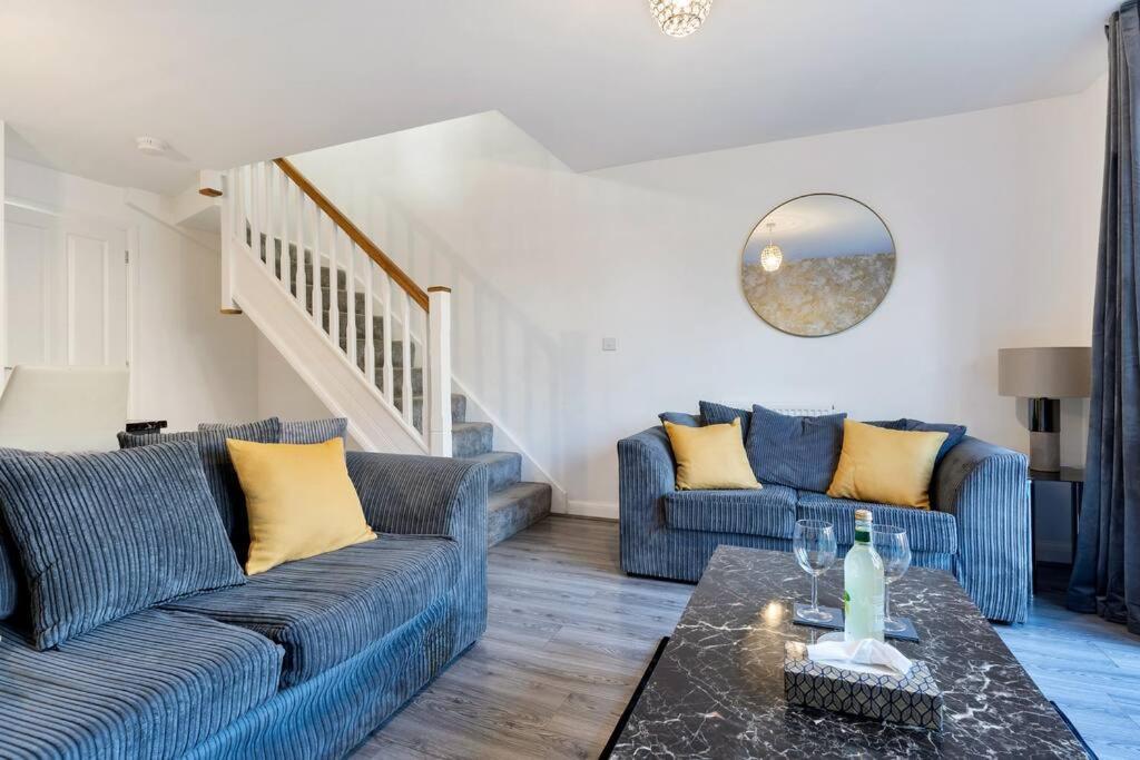 Luxury Centre Townhouse With Free Parking - Sleeps 4 - Perfect For Contractors, Business Travellers, Families And Other Groups - Near Bullring, Newstreet, Selfridges, Nec, Nia & Airport *