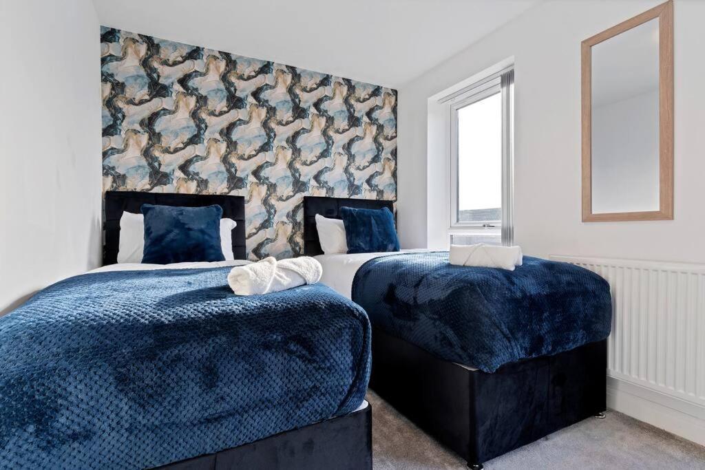 Apartment Luxury Centre Townhouse With Free Parking - Sleeps 4 - Perfect For Contractors, Business Travellers, Families And Other Groups - Near Bullring, Newstreet, Selfridges, Nec, Nia & Airport *
